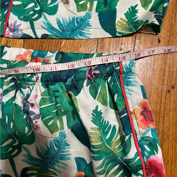 Tabitha Webb Tropical  Pjs Lounge Set Tropical Floral Top & Shorts Small - Picture 5 of 8